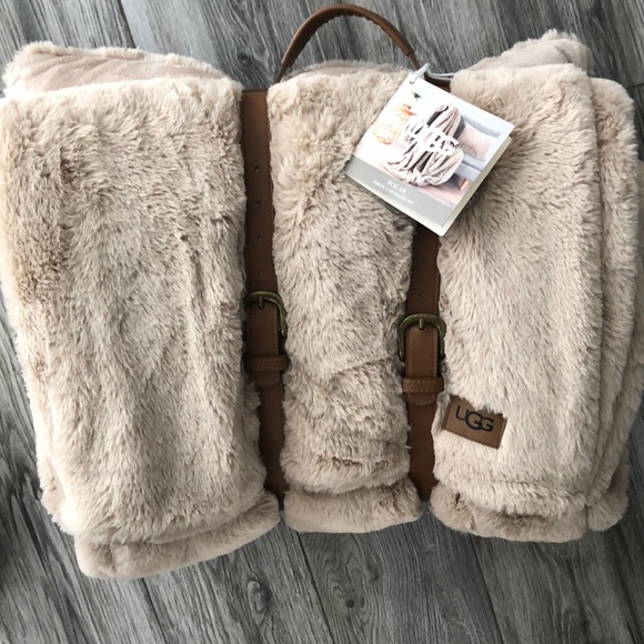 ugg blanket and pillow set